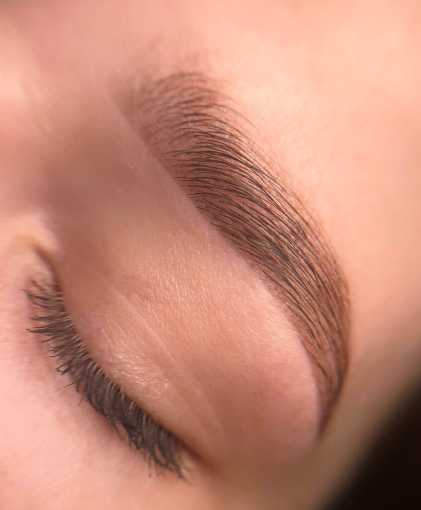 Stylizacja Brwi i Henna (farba) - Kraków